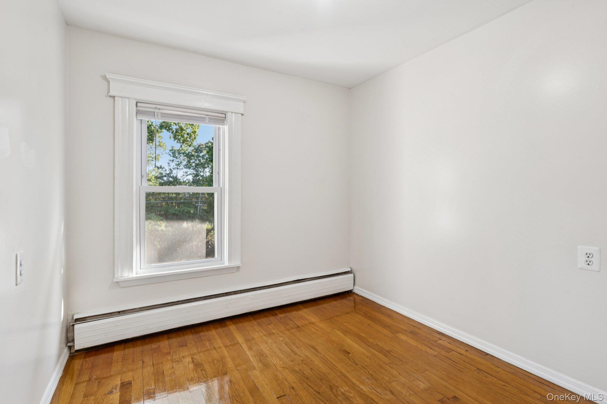 18 Lockwood Road, Bay Shore, NY 11706