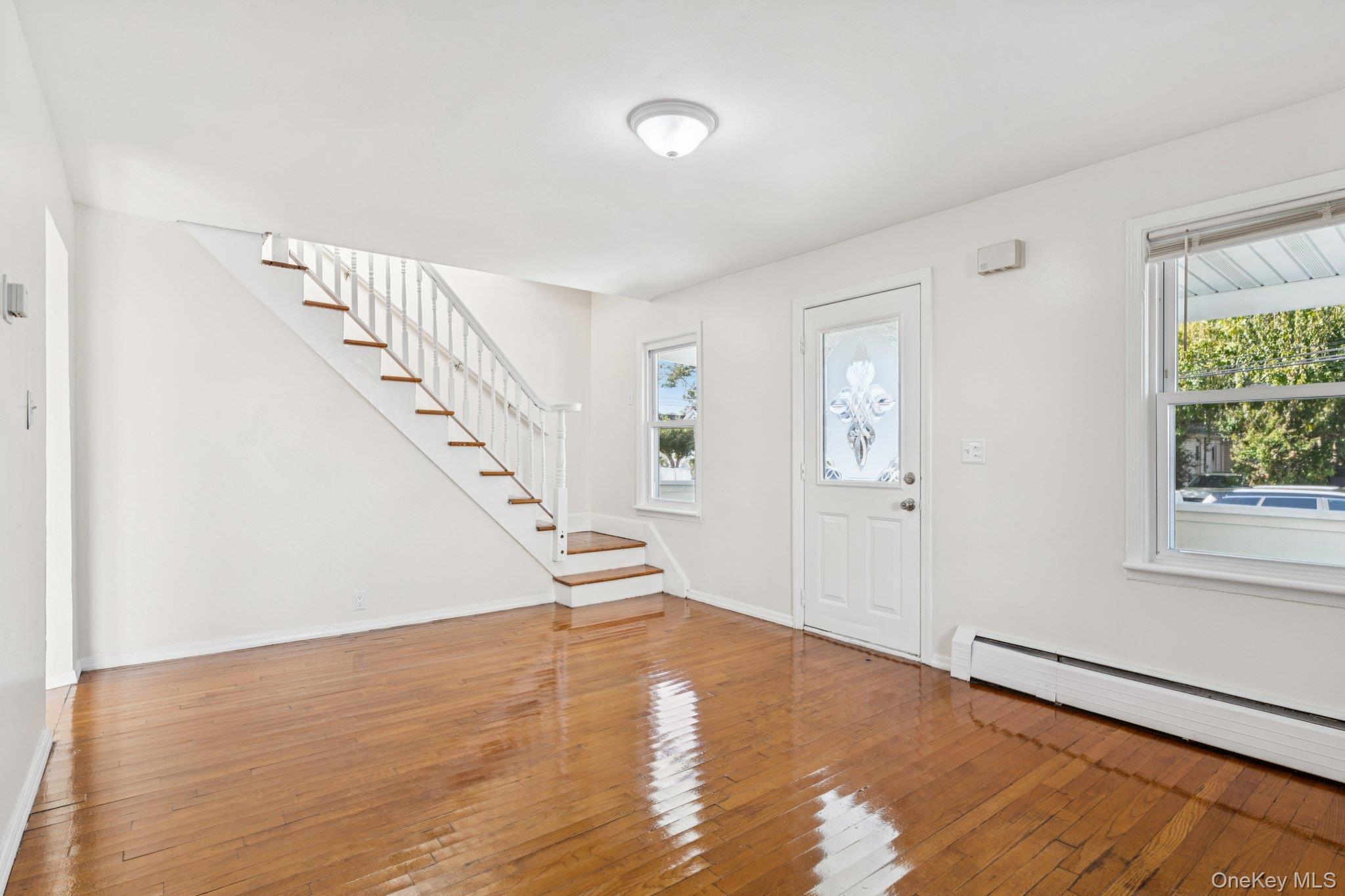 18 Lockwood Road, Bay Shore, NY 11706