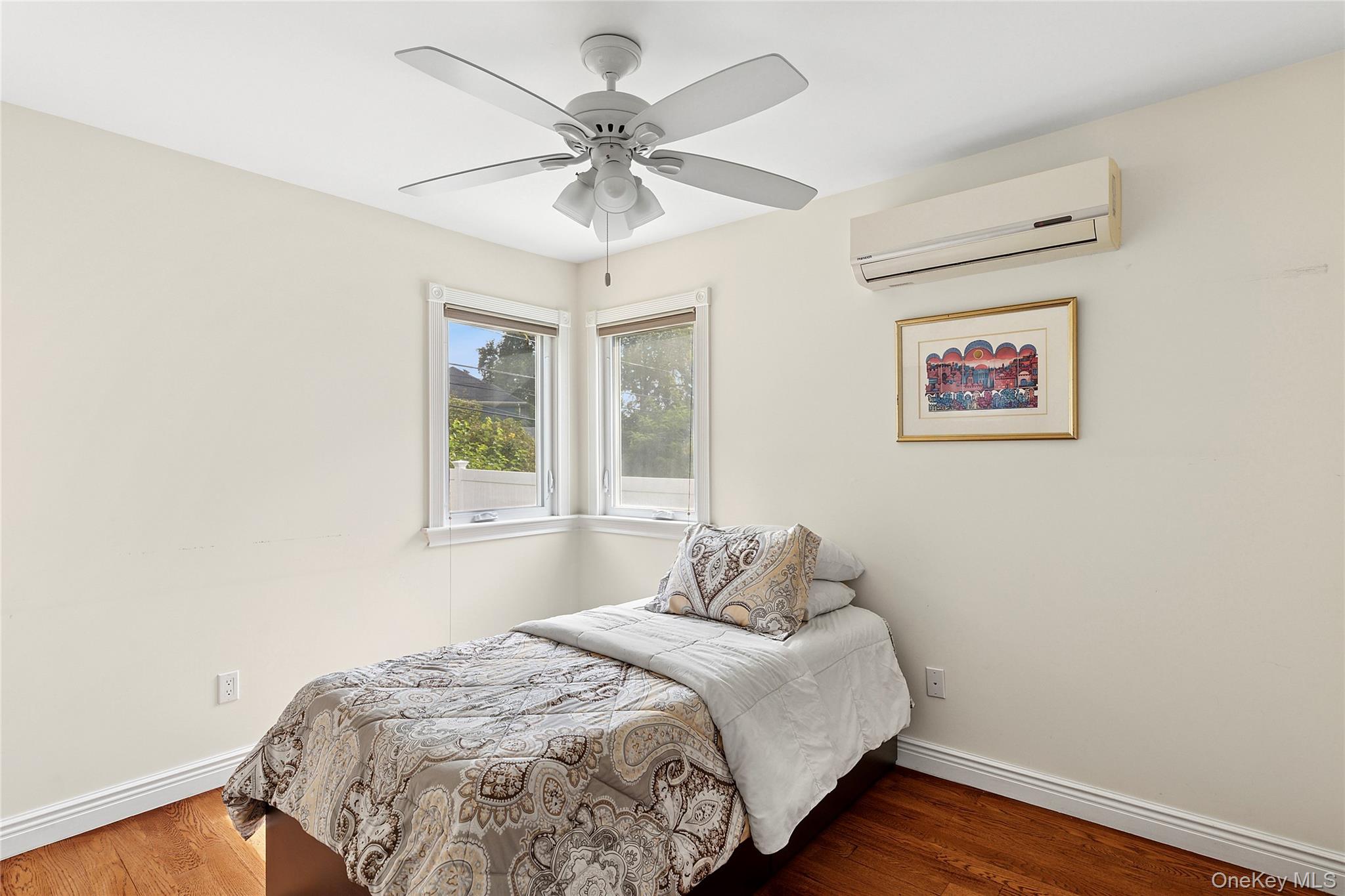 14 Hollyberry Road, Plainview, NY 11803