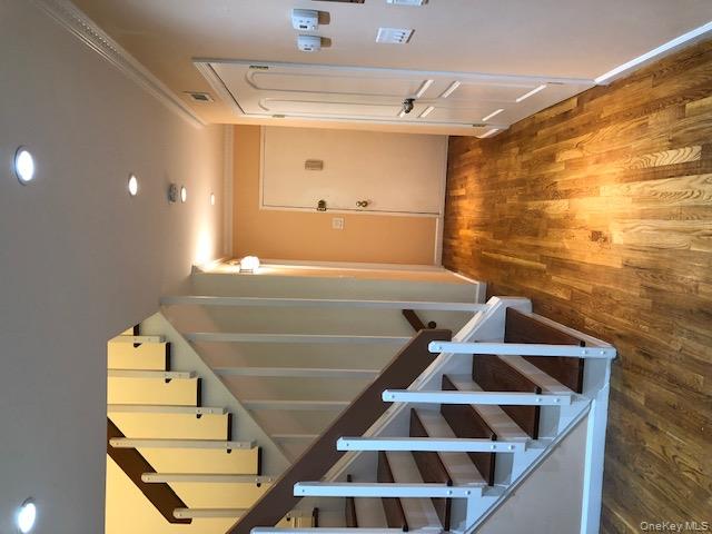 12-31 Robin Lane # Triplex, Bayside, NY 11360