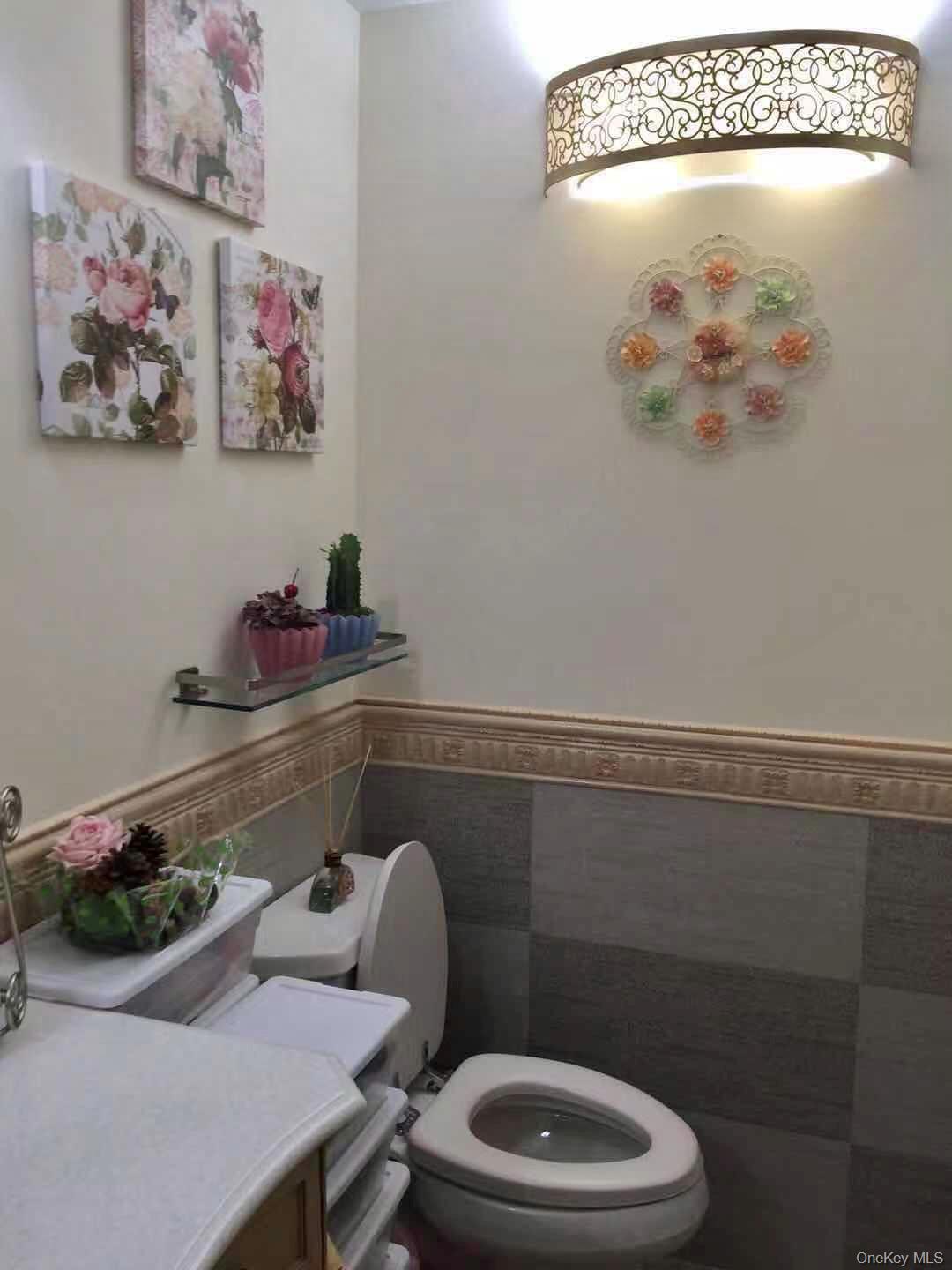 12-31 Robin Lane # Triplex, Bayside, NY 11360