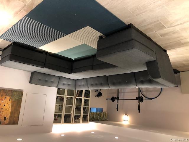 12-31 Robin Lane # Triplex, Bayside, NY 11360