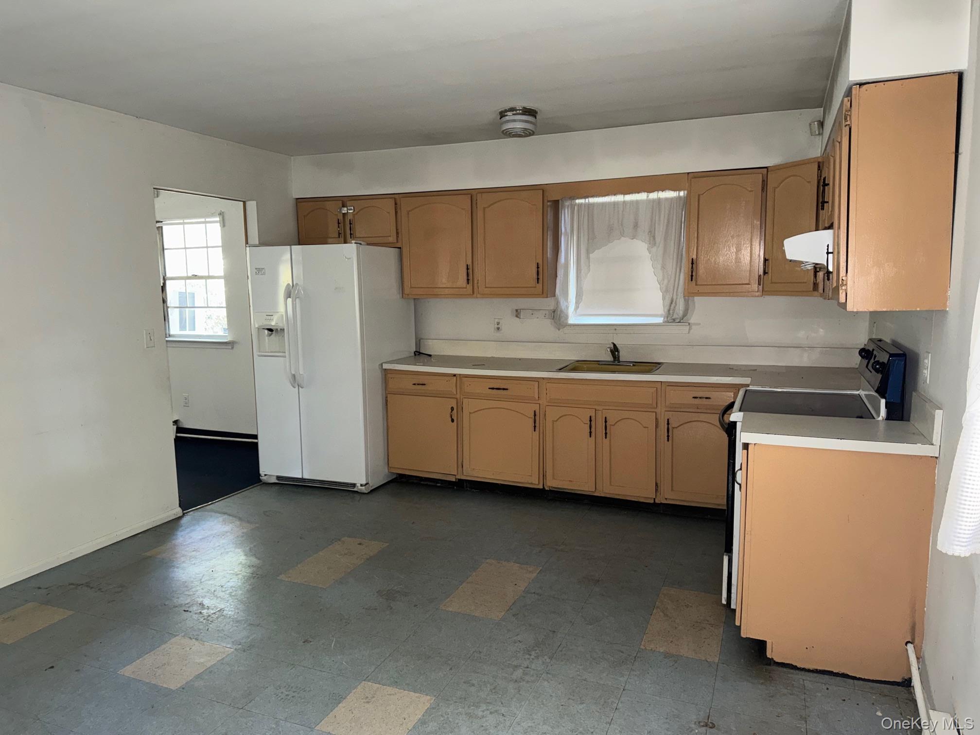 96 Norfleet Lane, Coram, NY 11727