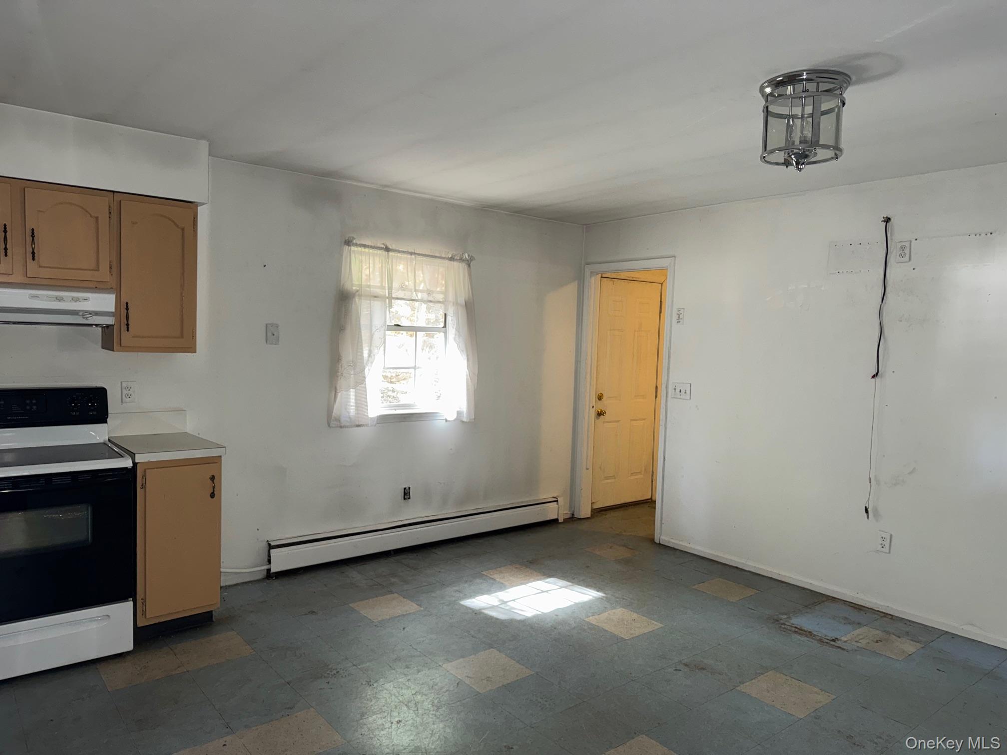 96 Norfleet Lane, Coram, NY 11727