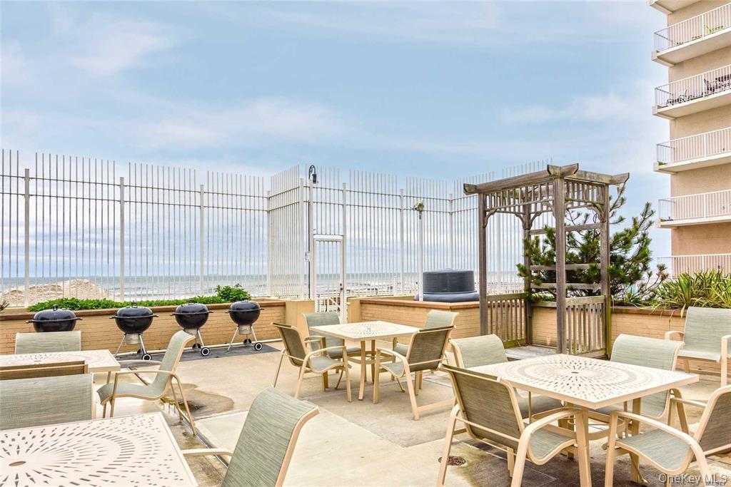 25 Neptune Boulevard # 9S, Long Beach, NY 11561