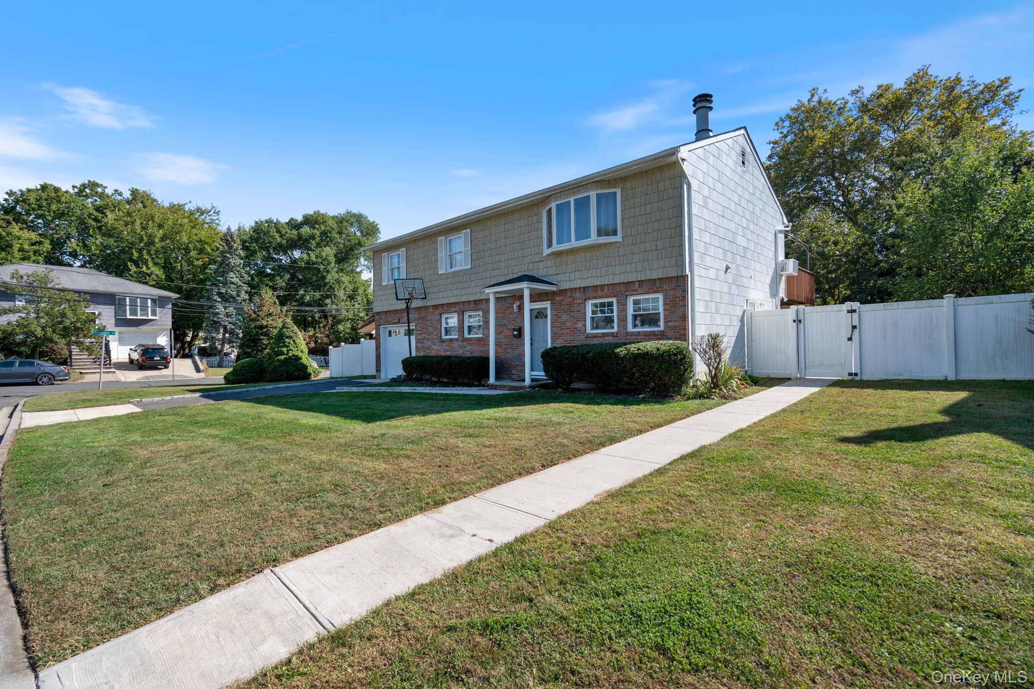 1040 Donna Court, Baldwin, NY 11510