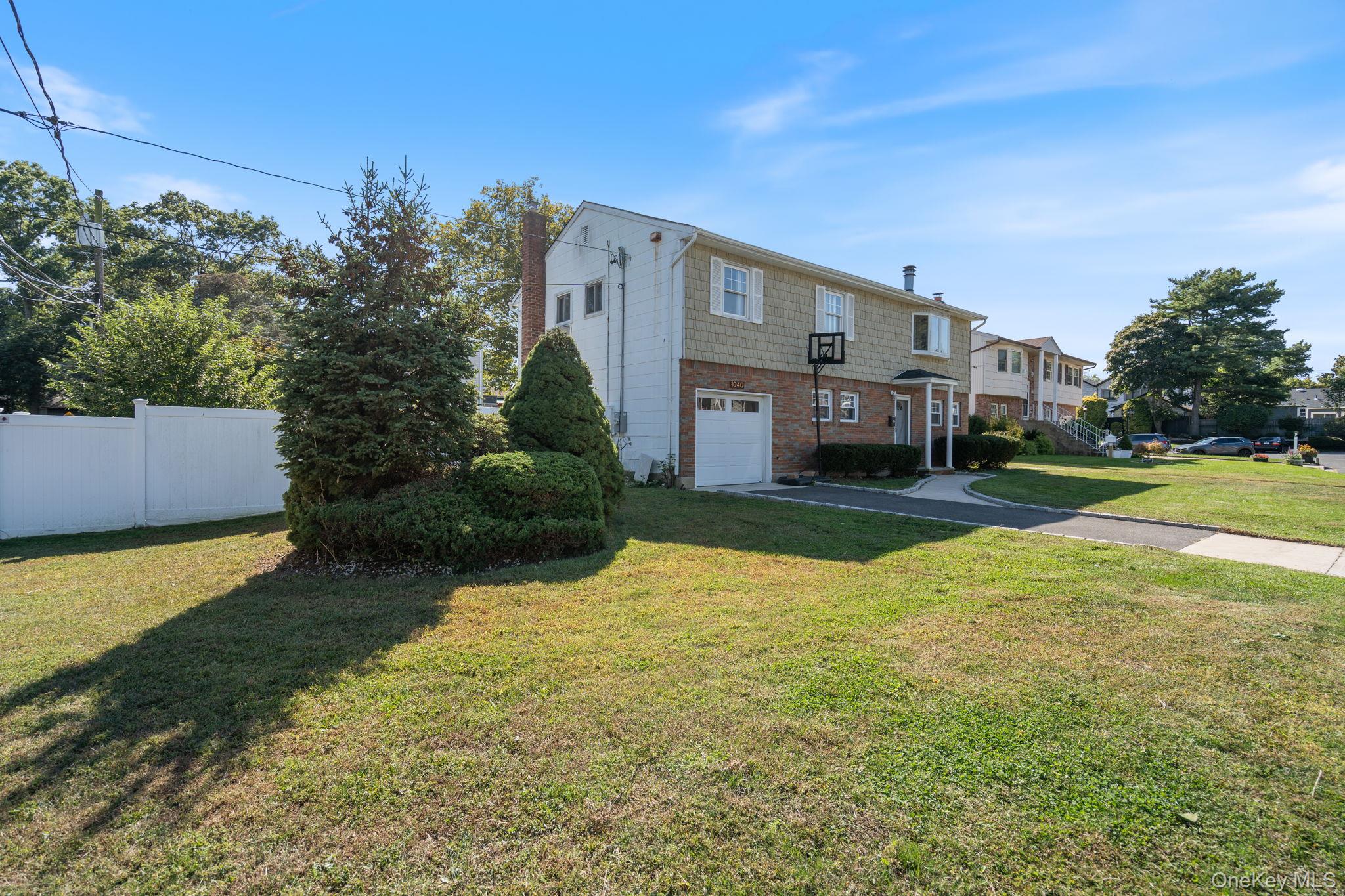 1040 Donna Court, Baldwin, NY 11510