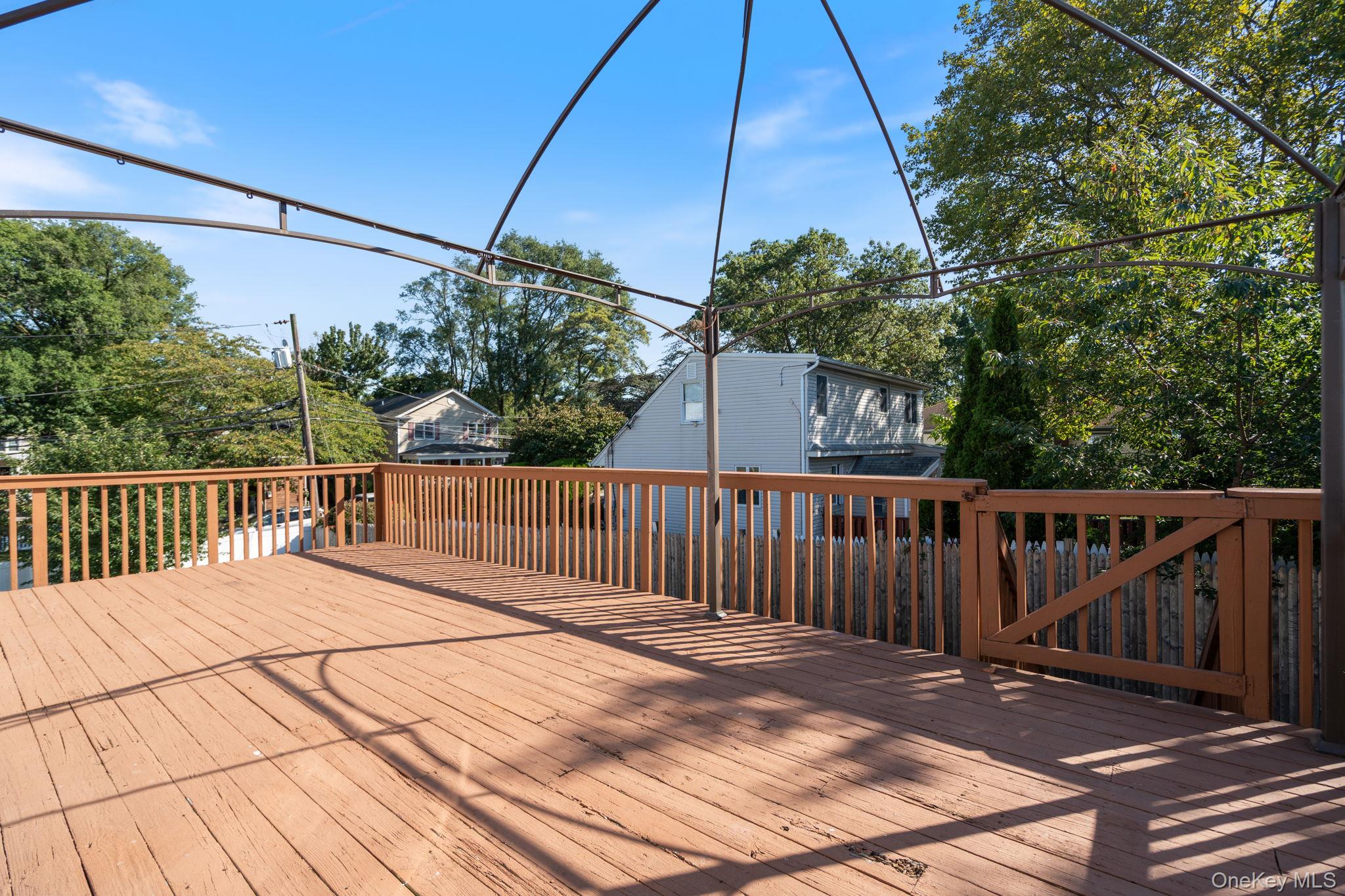 1040 Donna Court, Baldwin, NY 11510