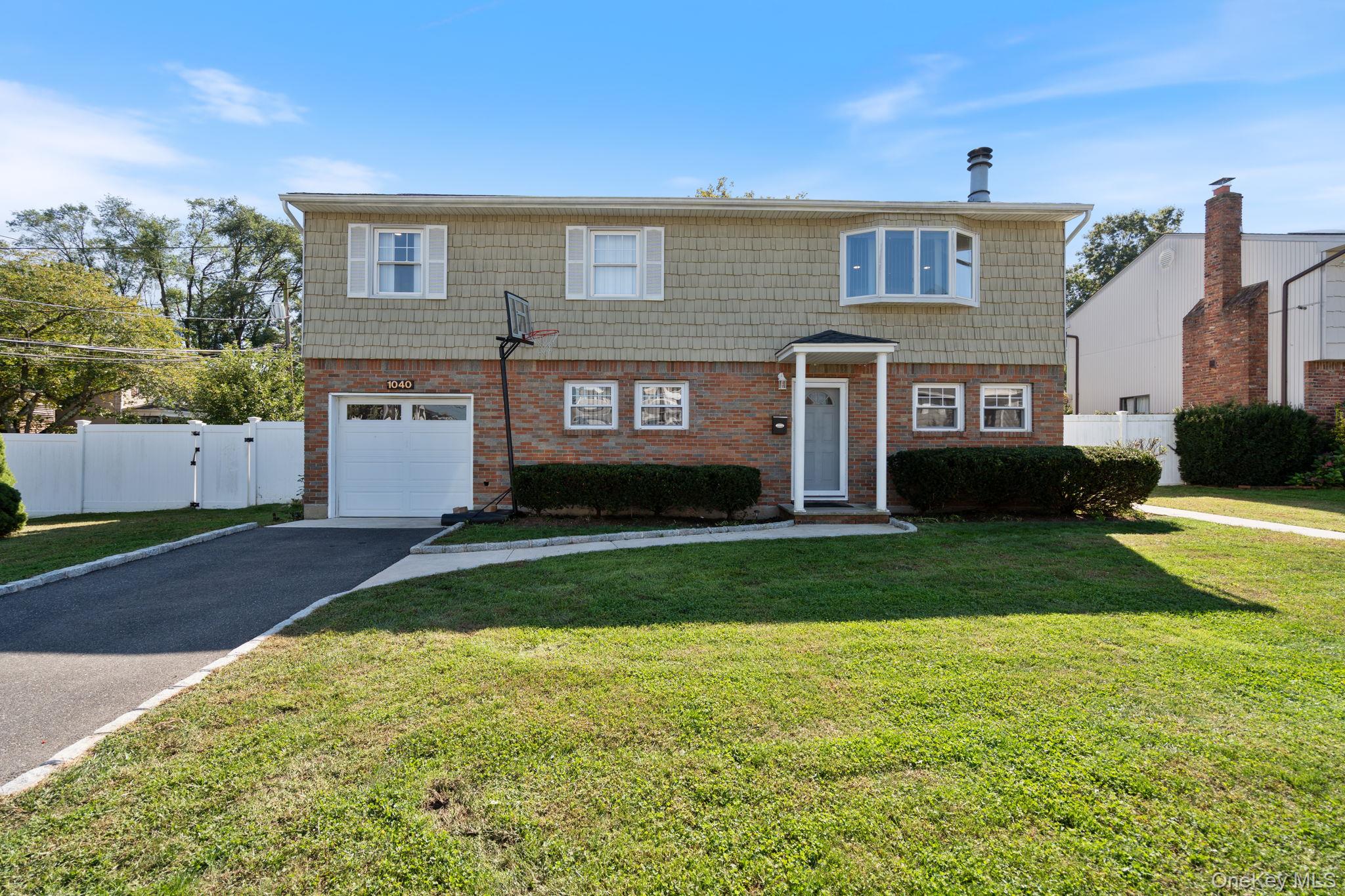 1040 Donna Court, Baldwin, NY 11510