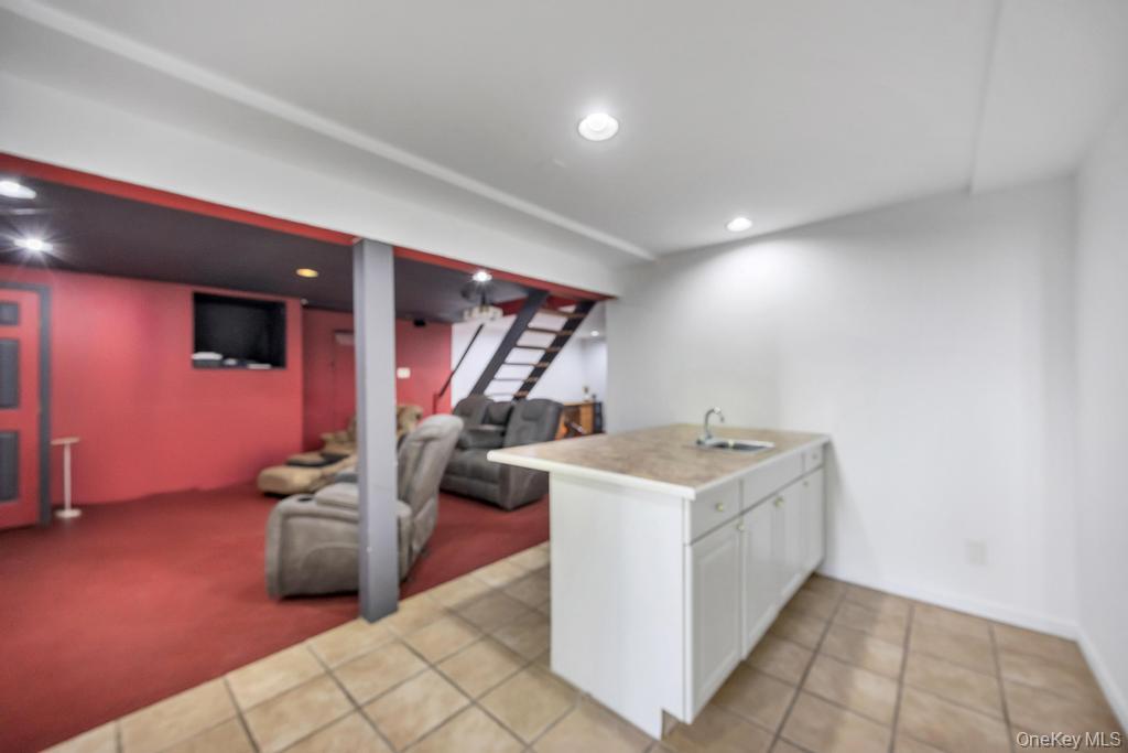 46 -4 Oak Street # A, Centereach, NY 11720