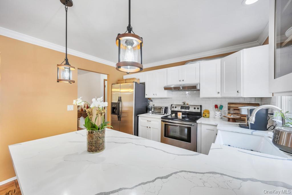 46 -4 Oak Street # A, Centereach, NY 11720