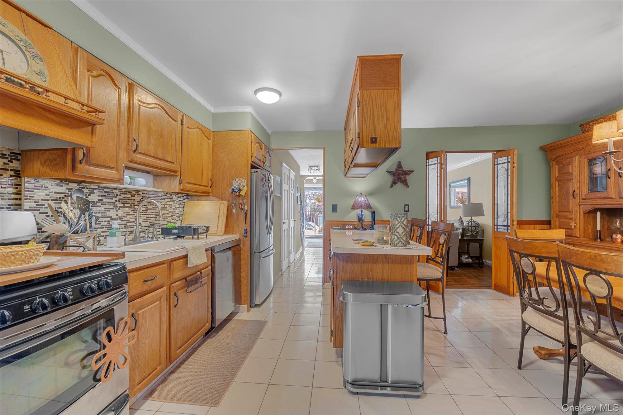 2433 Young Avenue, Bronx, NY 10469