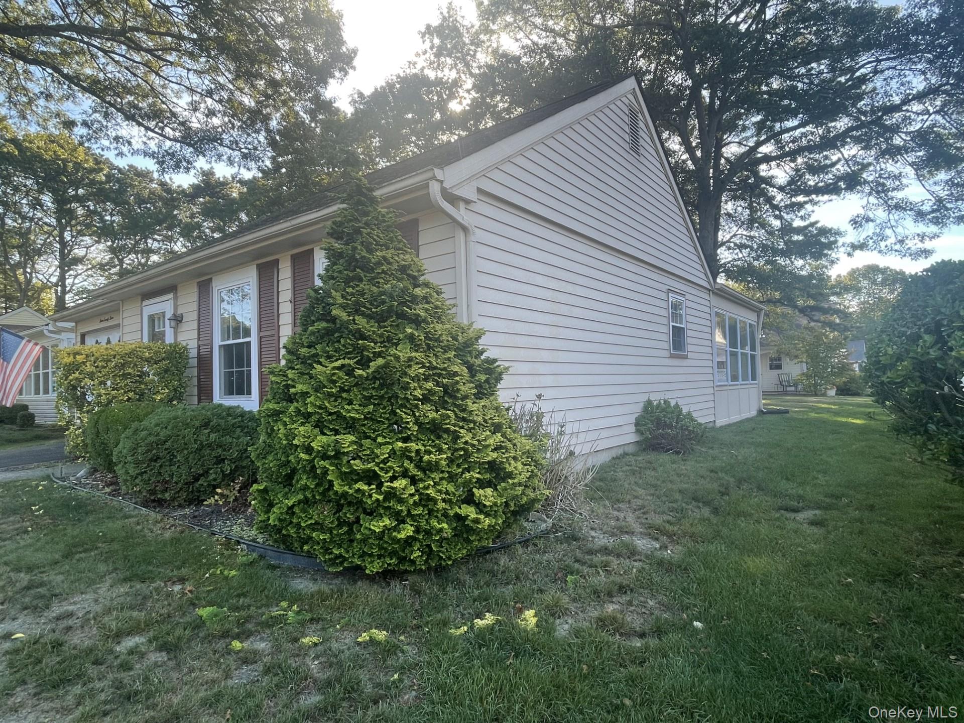 323 Brownfield Drive, Ridge, NY 11961