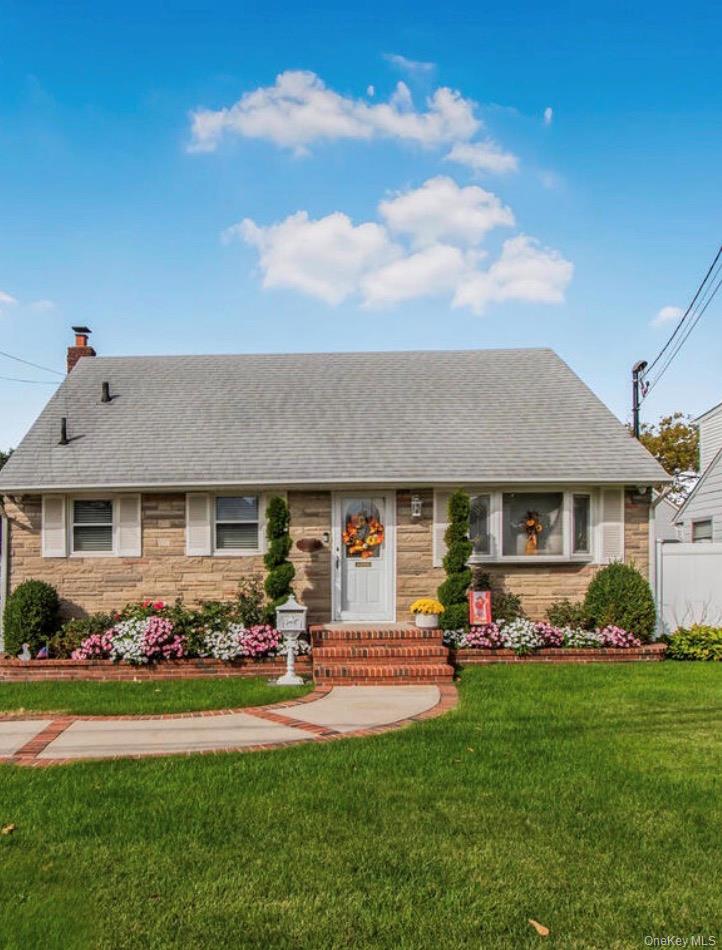 82 Gates Avenue, Valley Stream, NY 11580