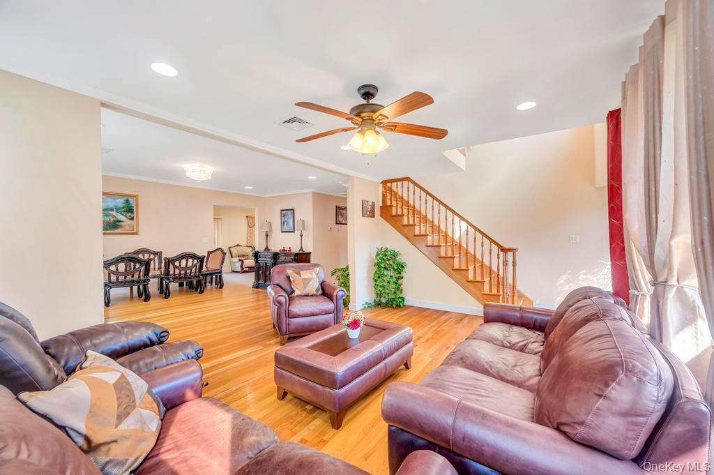 43 Prince Street, New Hyde Park, NY 11040