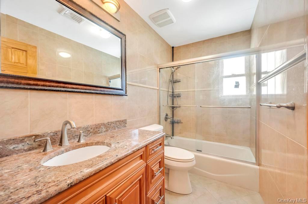 43 Prince Street, New Hyde Park, NY 11040