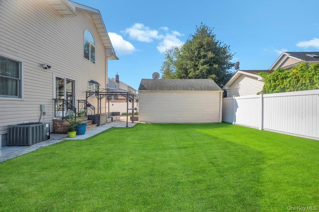 43 Prince Street, New Hyde Park, NY 11040