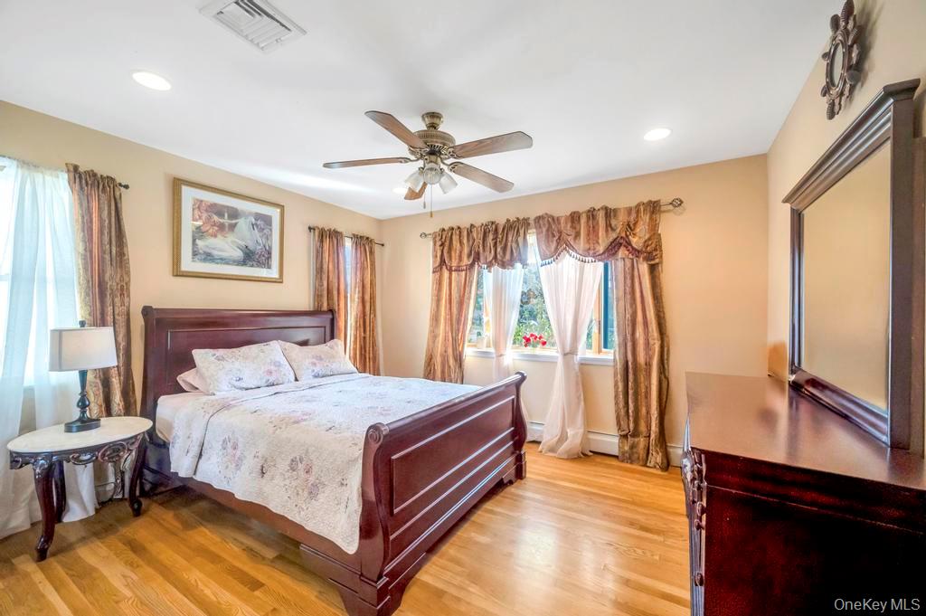 43 Prince Street, New Hyde Park, NY 11040