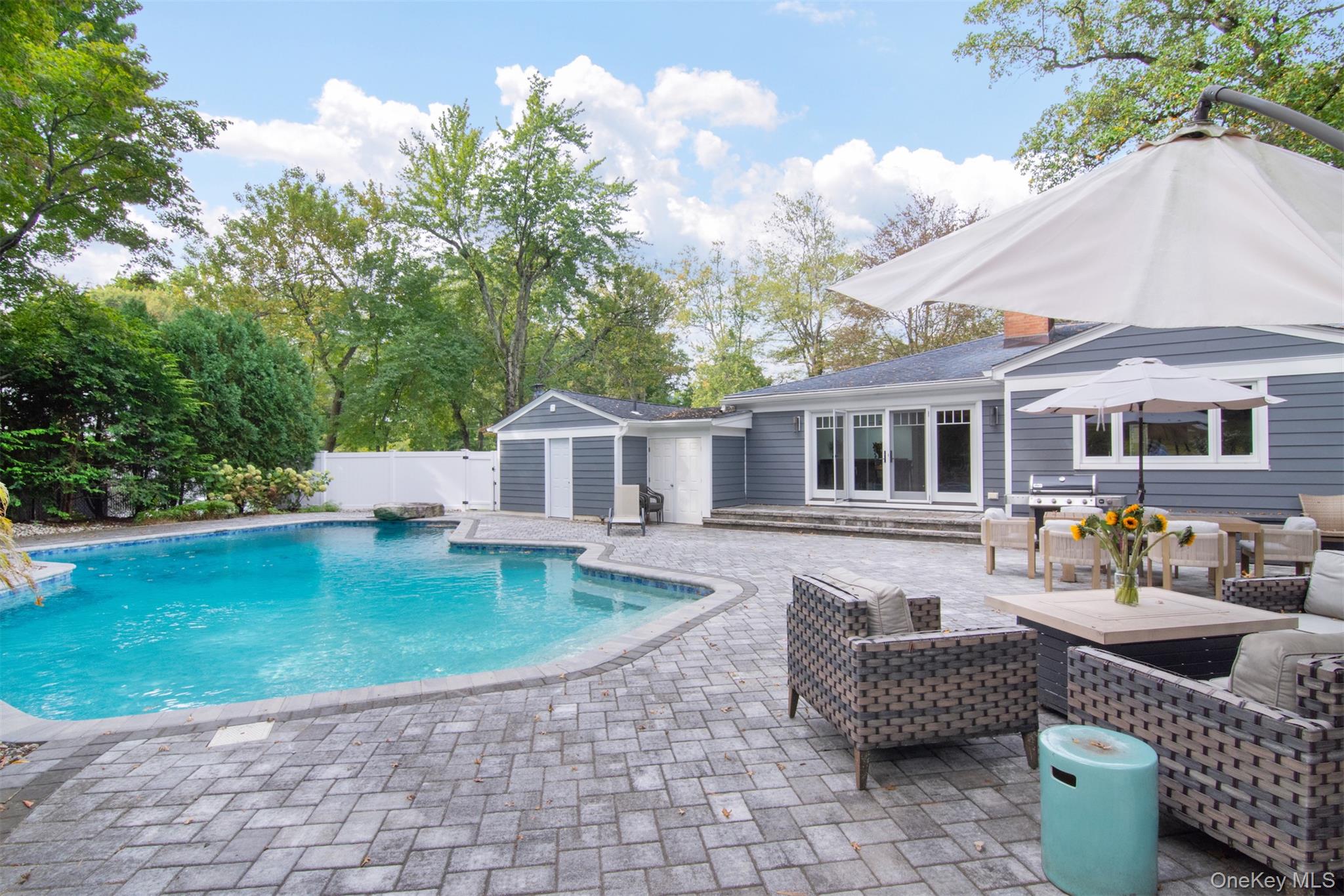 27 Hawthorne Way, Hartsdale, NY 10530