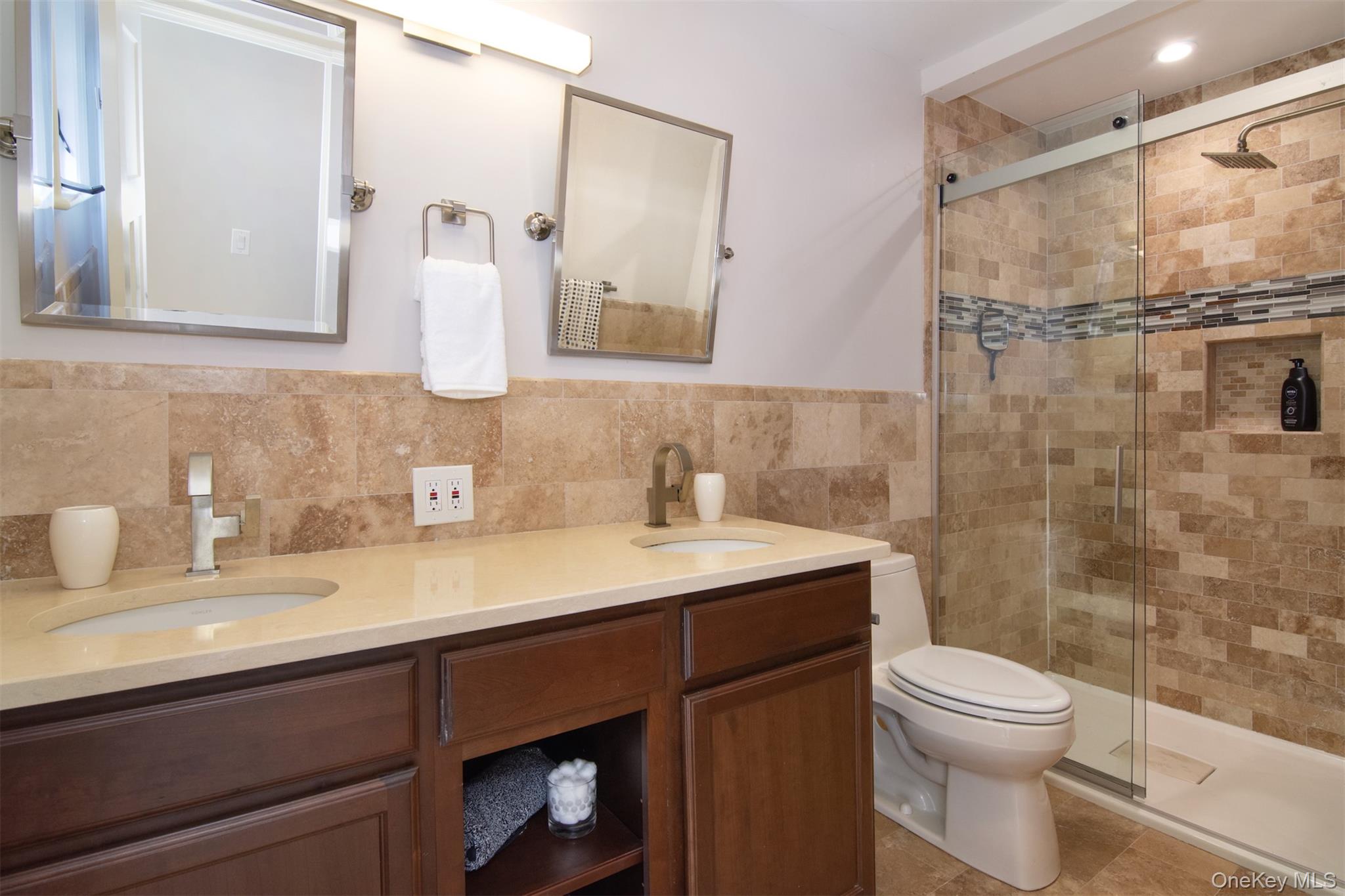 27 Hawthorne Way, Hartsdale, NY 10530