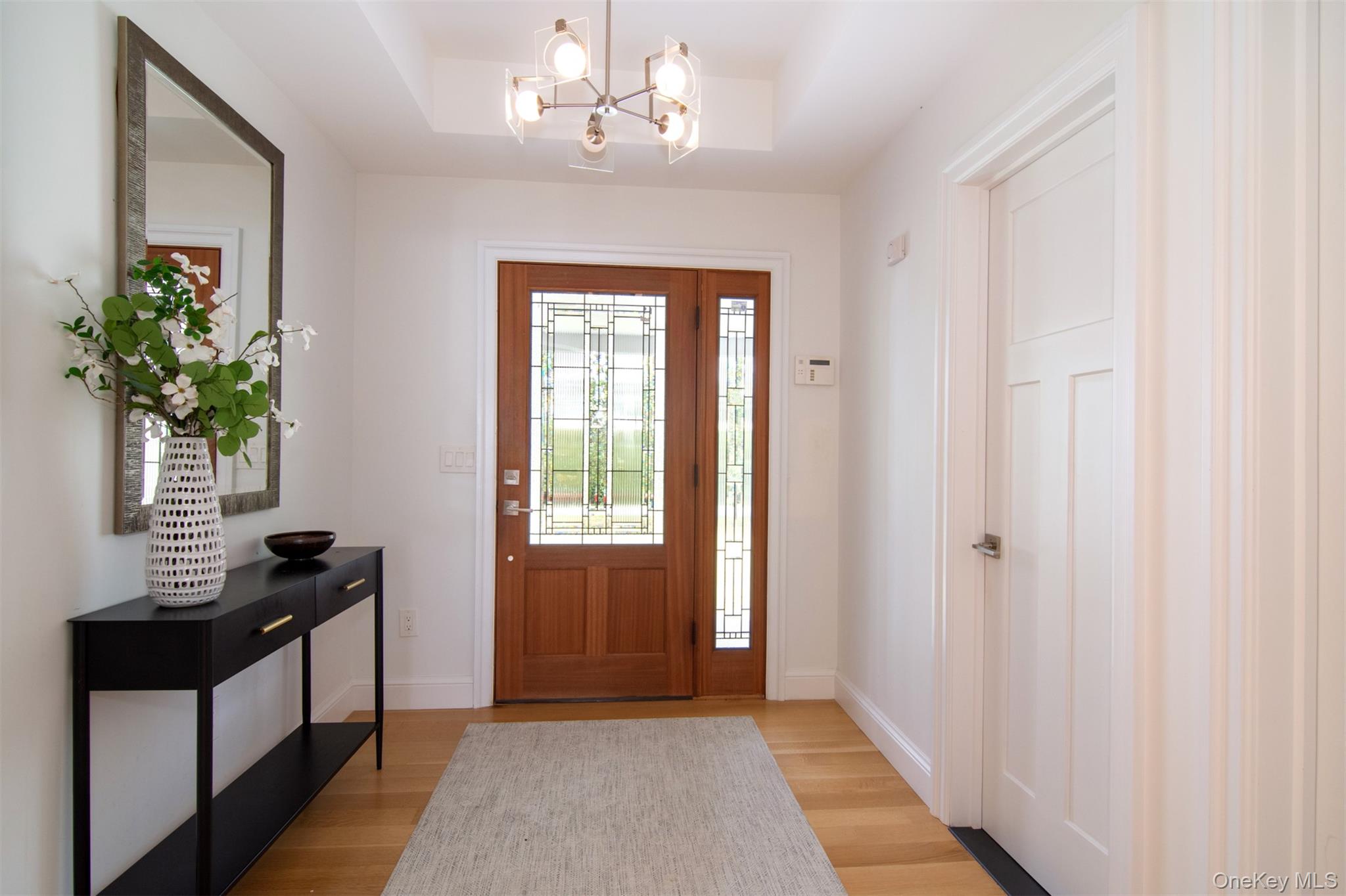 27 Hawthorne Way, Hartsdale, NY 10530