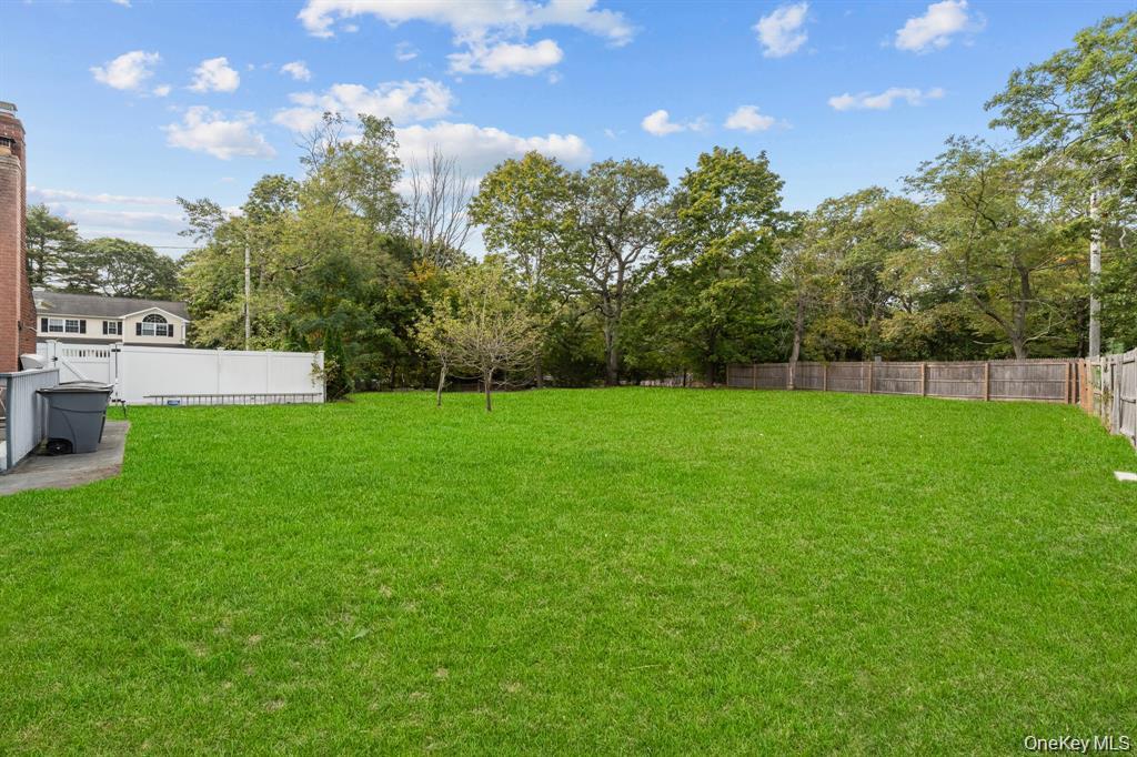 111 Cedar Oaks Avenue, Farmingville, NY 11738