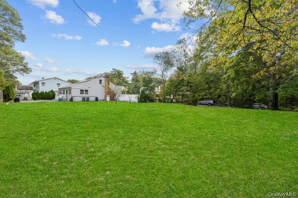 111 Cedar Oaks Avenue, Farmingville, NY 11738