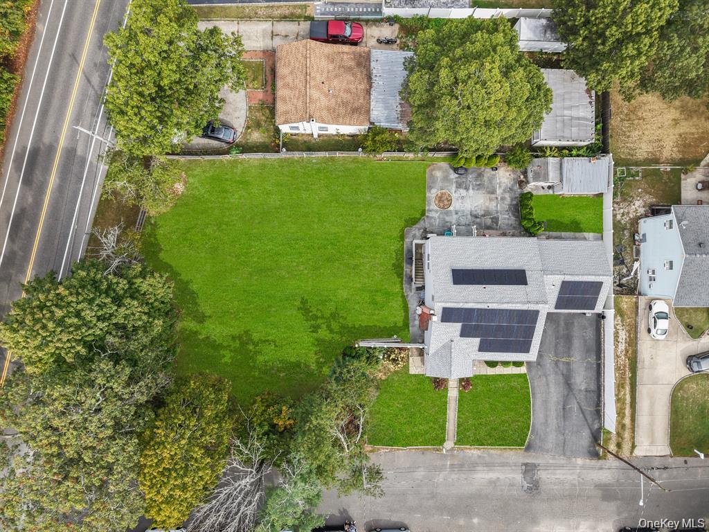 111 Cedar Oaks Avenue, Farmingville, NY 11738