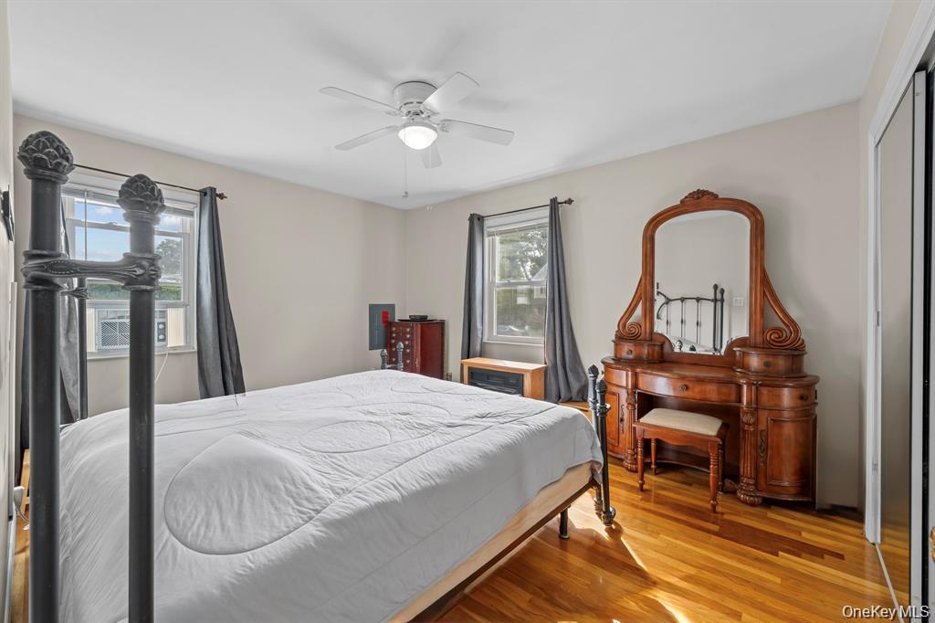 111 Cedar Oaks Avenue, Farmingville, NY 11738