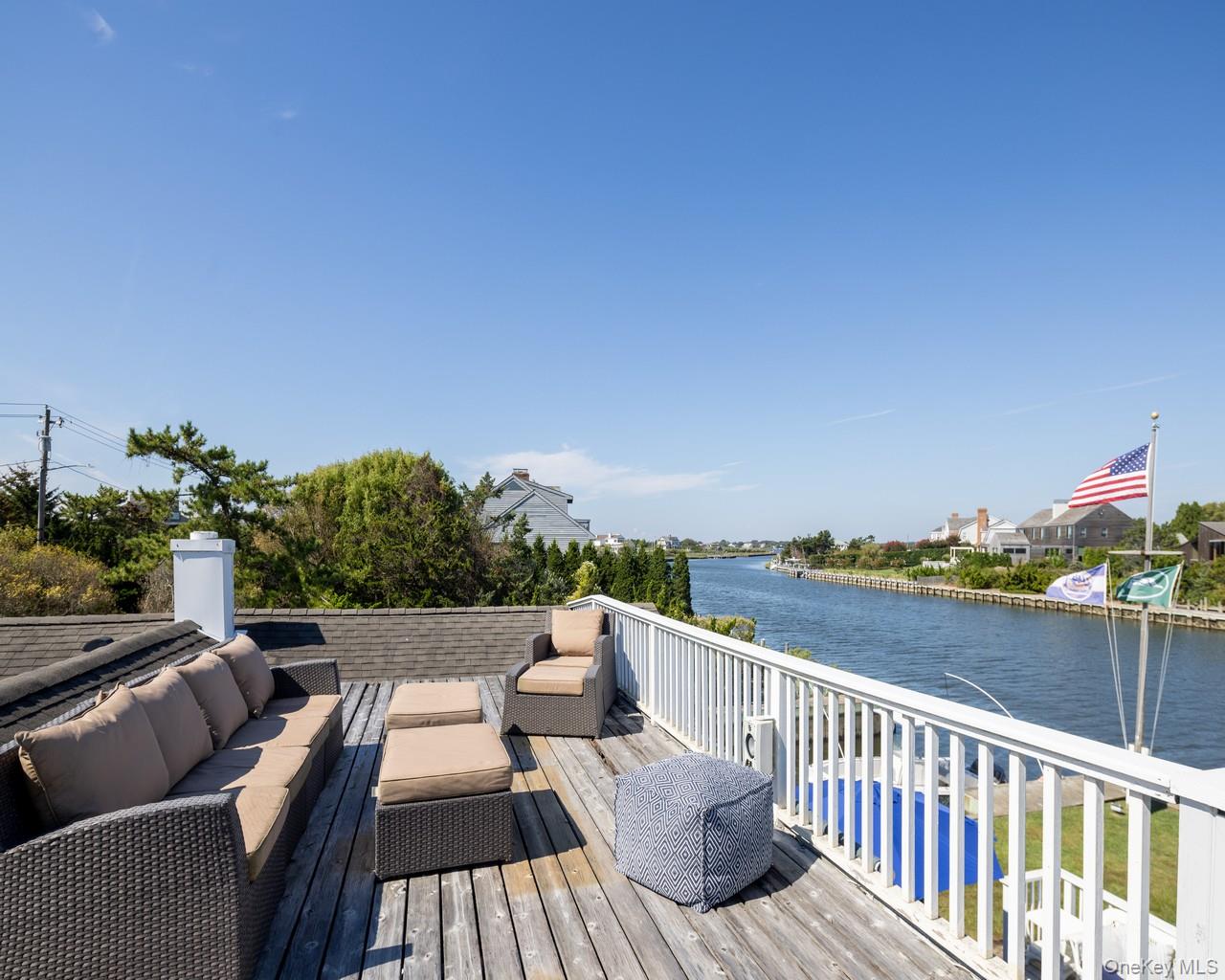 39 Dune Road, Quogue, NY 11959