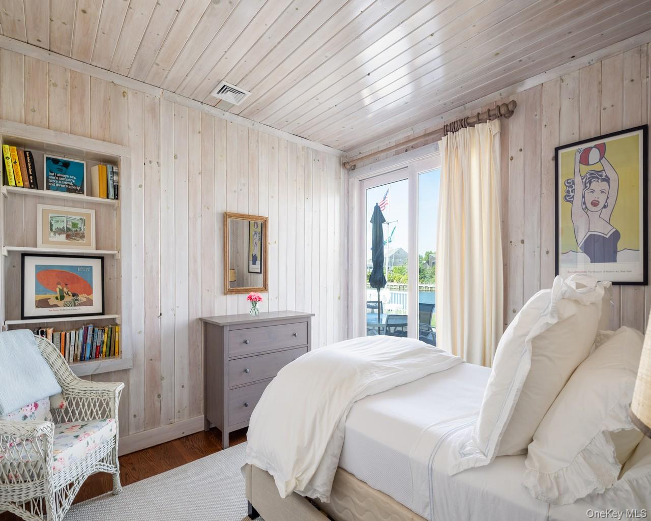 39 Dune Road, Quogue, NY 11959