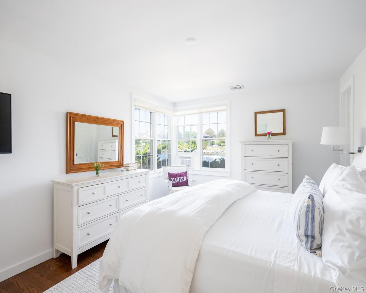 39 Dune Road, Quogue, NY 11959