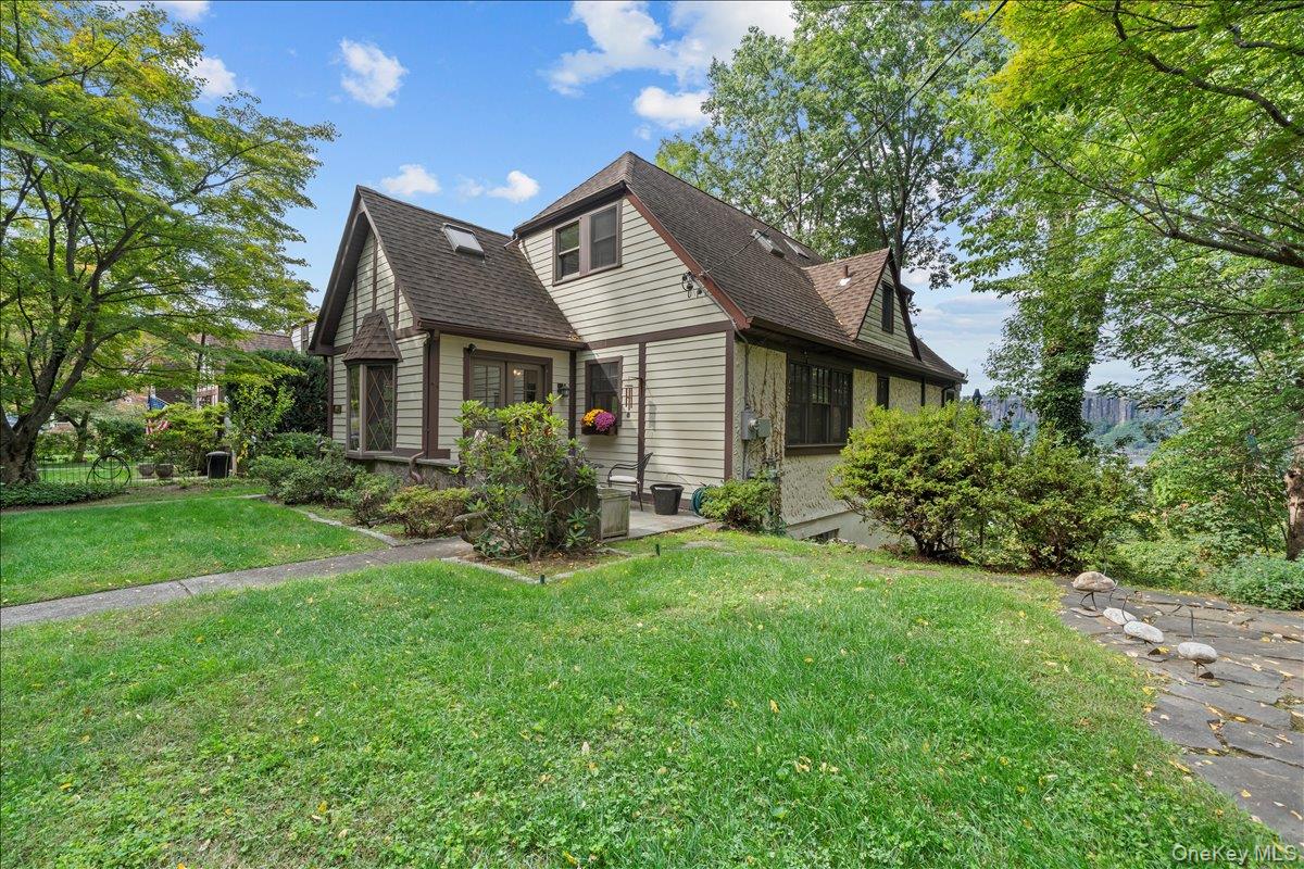 99 Pinecrest Parkway, Hastings-on-Hudson, NY 10706