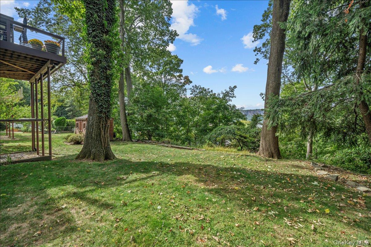 99 Pinecrest Parkway, Hastings-on-Hudson, NY 10706