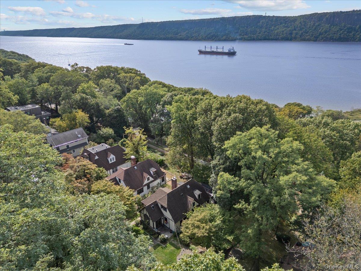 99 Pinecrest Parkway, Hastings-on-Hudson, NY 10706