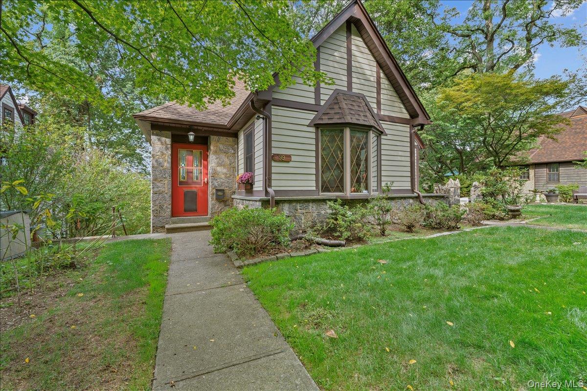 99 Pinecrest Parkway, Hastings-on-Hudson, NY 10706