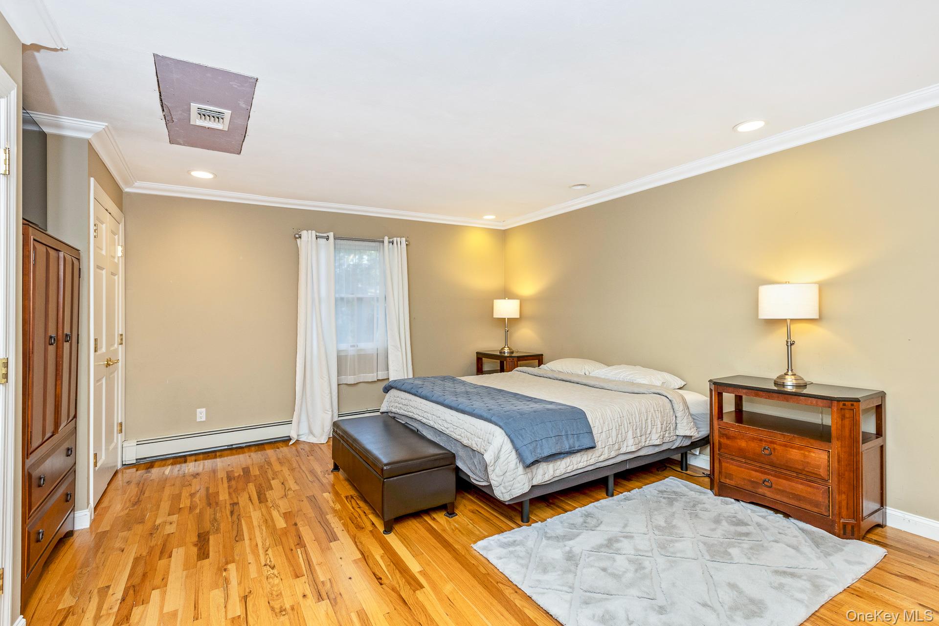 44 Twixt Hills Road, Saint James, NY 11780