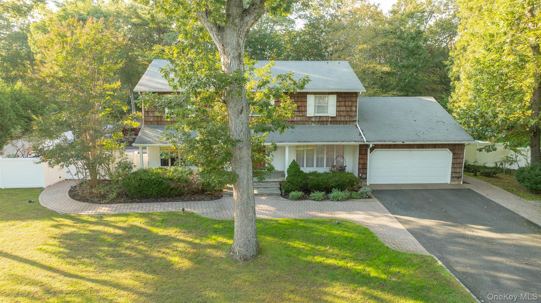 44 Twixt Hills Road, Saint James, NY 11780