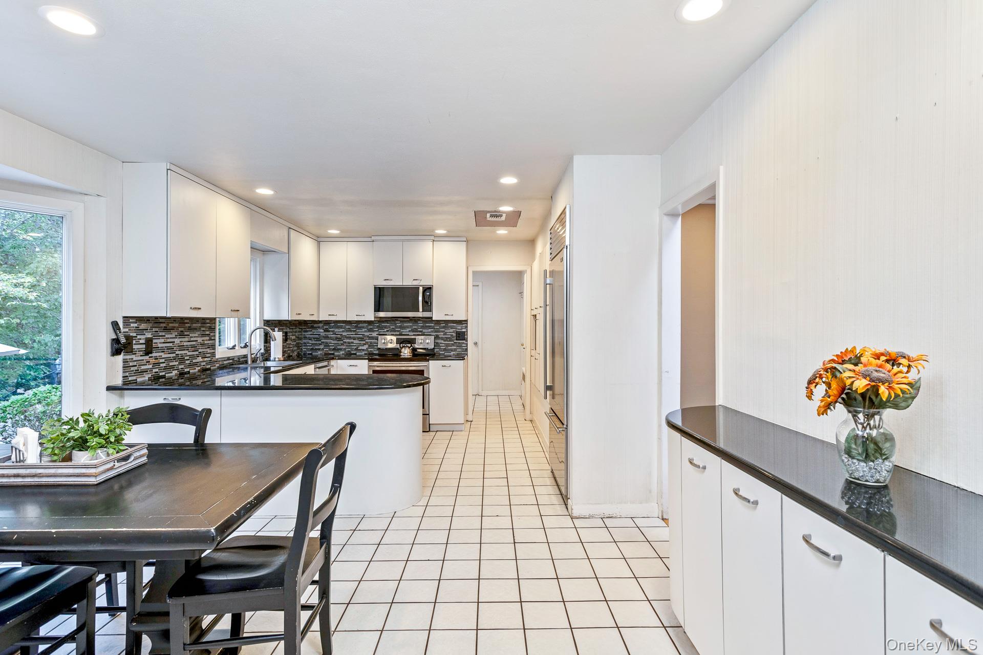 44 Twixt Hills Road, Saint James, NY 11780