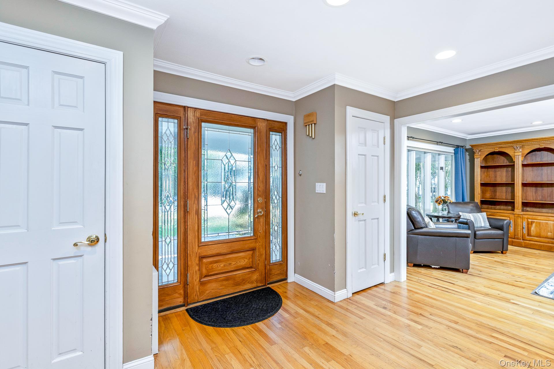 44 Twixt Hills Road, Saint James, NY 11780