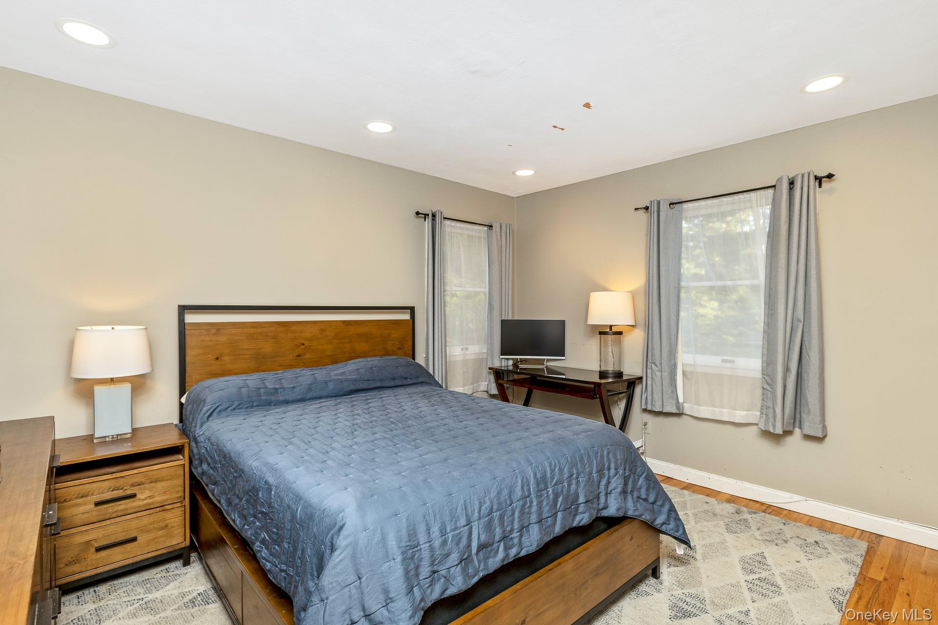 44 Twixt Hills Road, Saint James, NY 11780