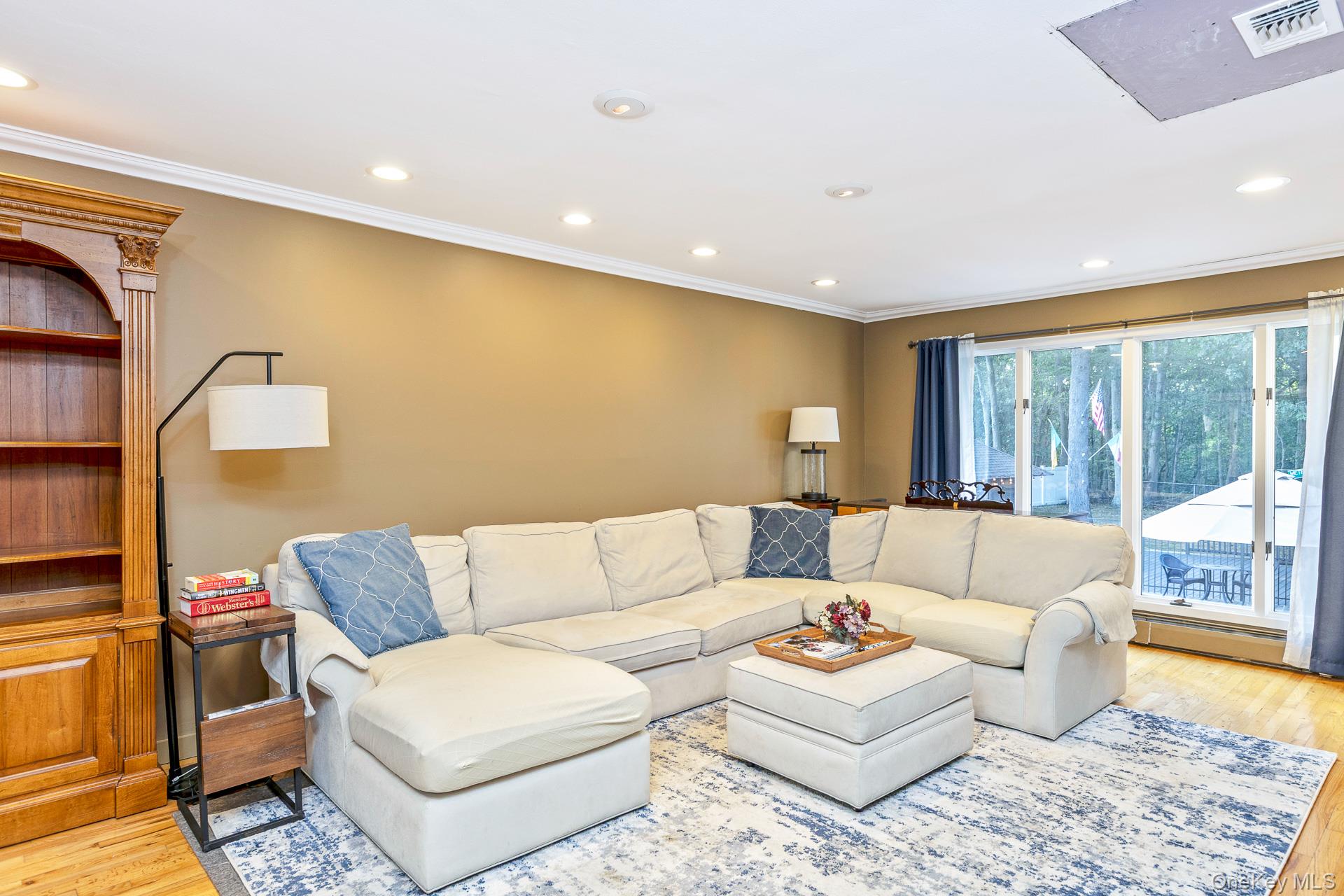 44 Twixt Hills Road, Saint James, NY 11780