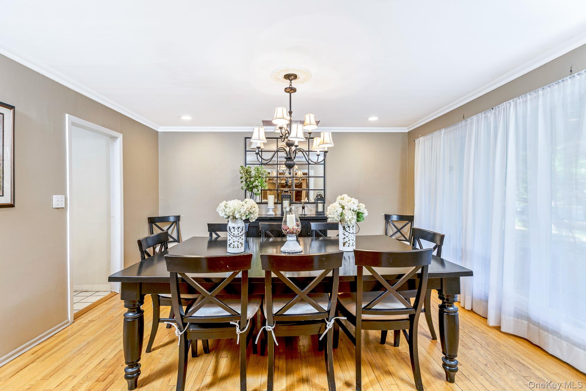 44 Twixt Hills Road, Saint James, NY 11780