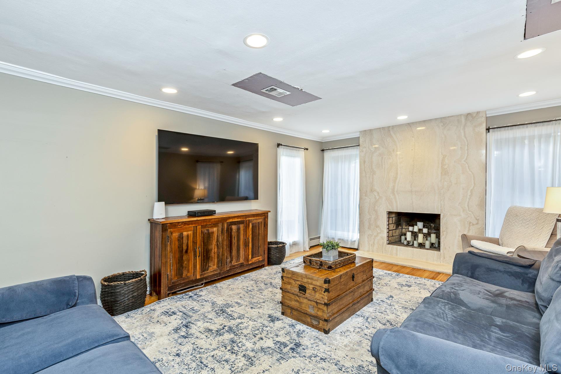 44 Twixt Hills Road, Saint James, NY 11780