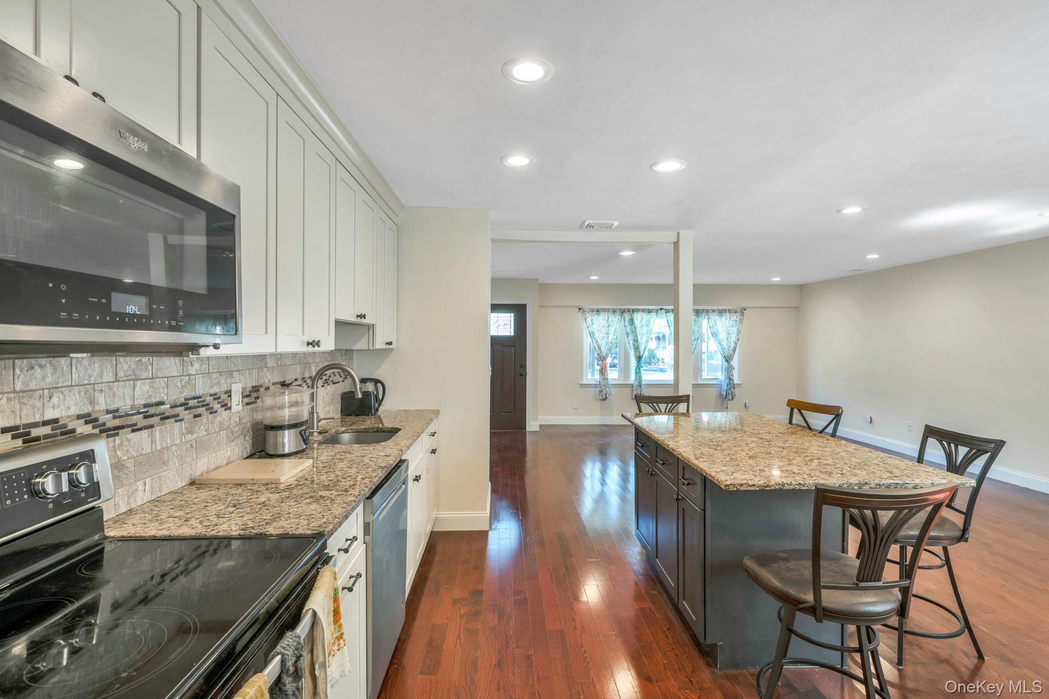 64 Ridgedale Avenue, Farmingville, NY 11738