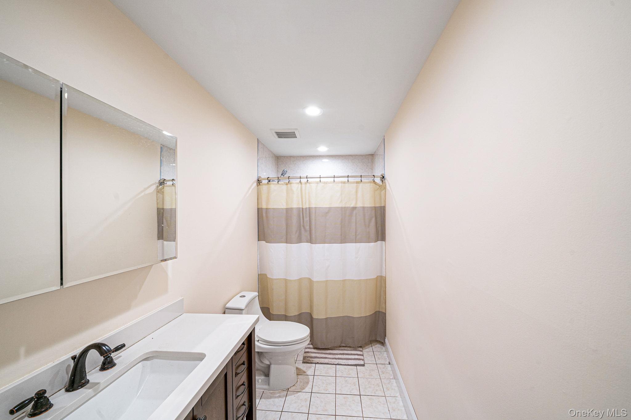 64 Ridgedale Avenue, Farmingville, NY 11738