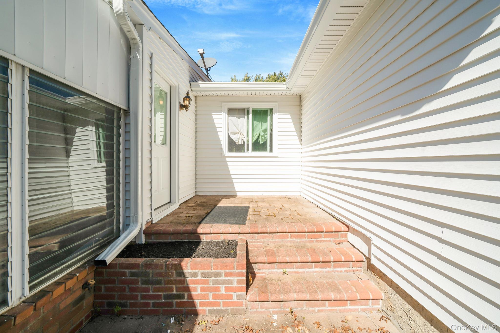 64 Ridgedale Avenue, Farmingville, NY 11738