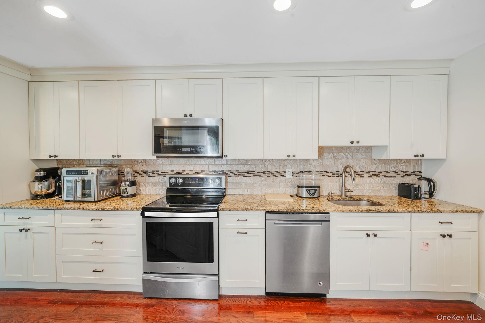 64 Ridgedale Avenue, Farmingville, NY 11738