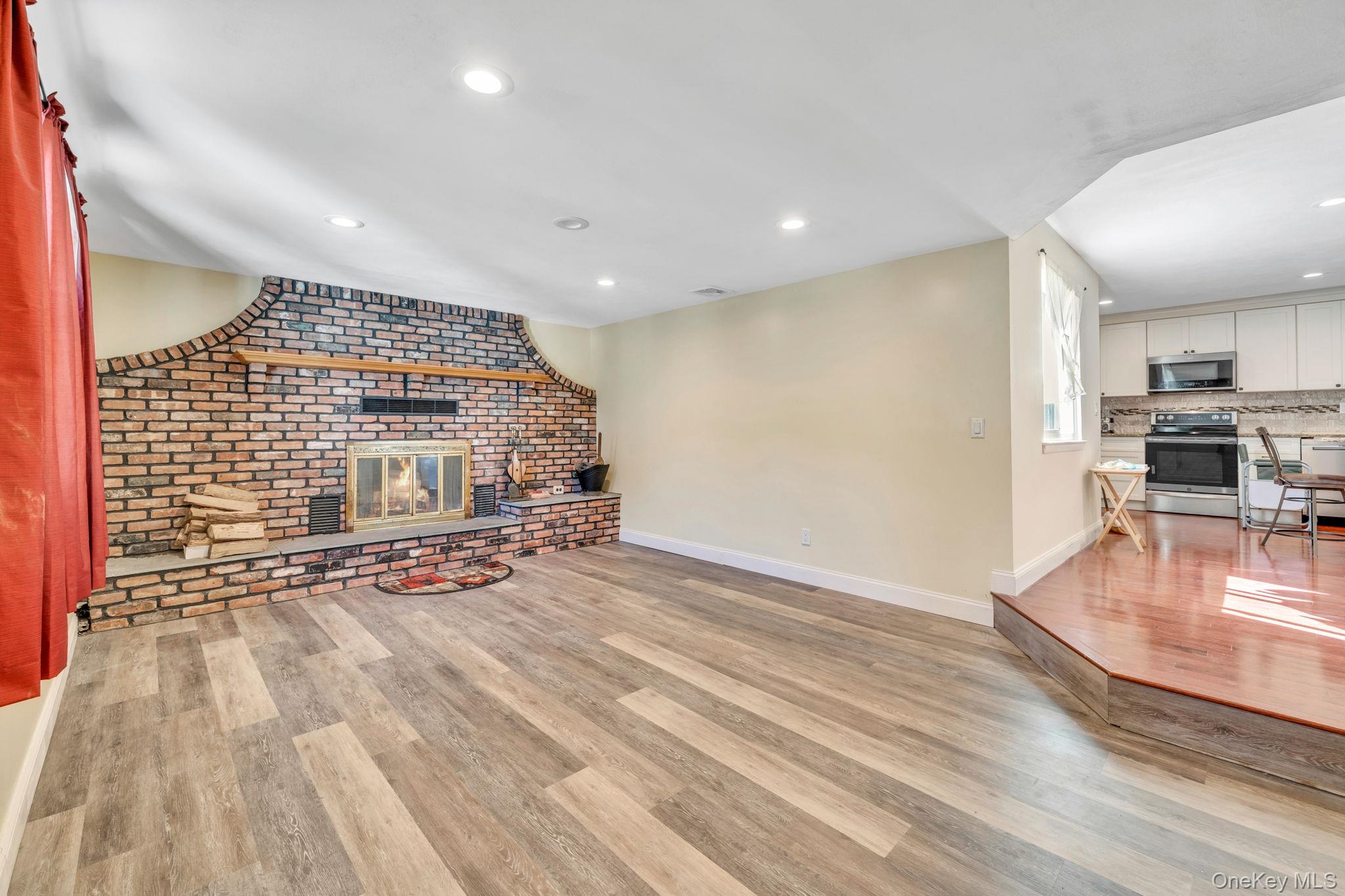 64 Ridgedale Avenue, Farmingville, NY 11738