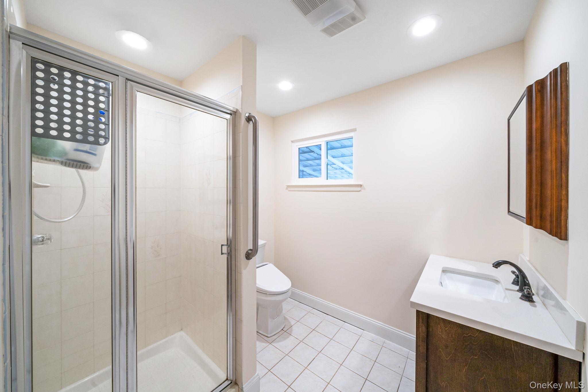 64 Ridgedale Avenue, Farmingville, NY 11738